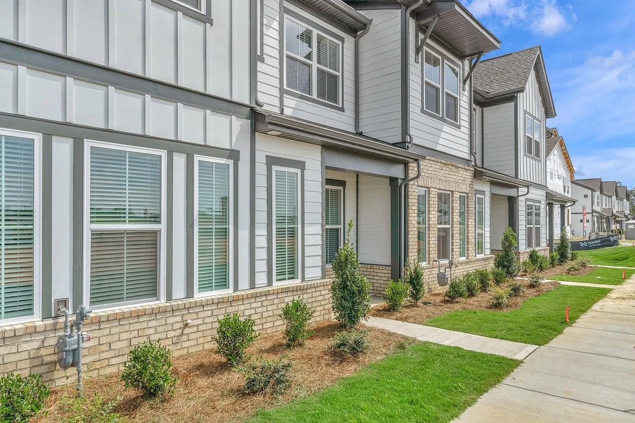 5817 Waterfall Pl #NA - Photo 3 of 35