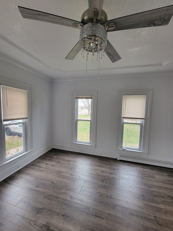 304 N Washington St #NA - Photo 3 of 23