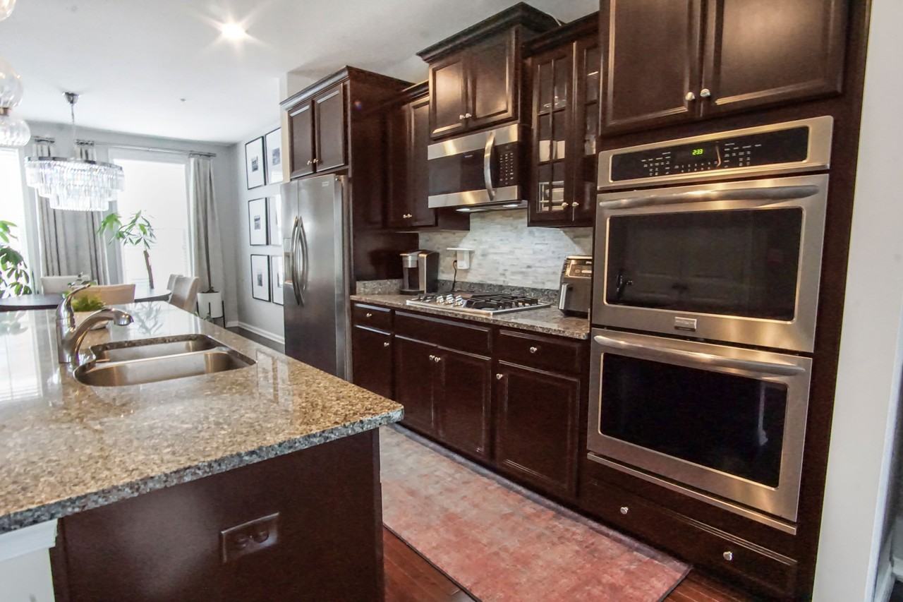 9408 Smithview Pl #9408 - Photo 3 of 28