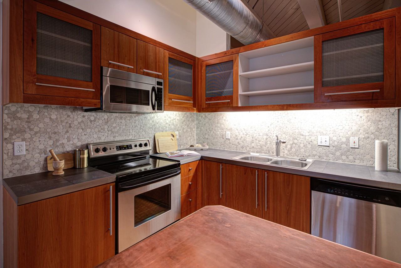 1420 Nw Lovejoy St #332 - Photo 7 of 25