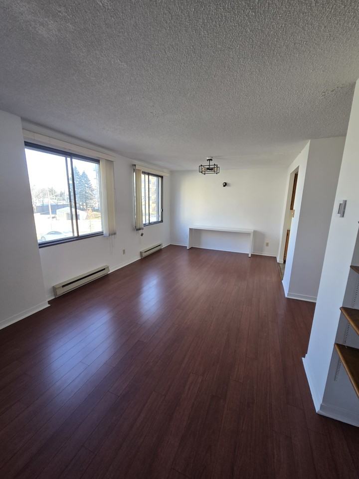 6900 Boulevard des Roseraies - Photo 3 of 20