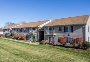 featured image of 1009 Four Seasons Drive