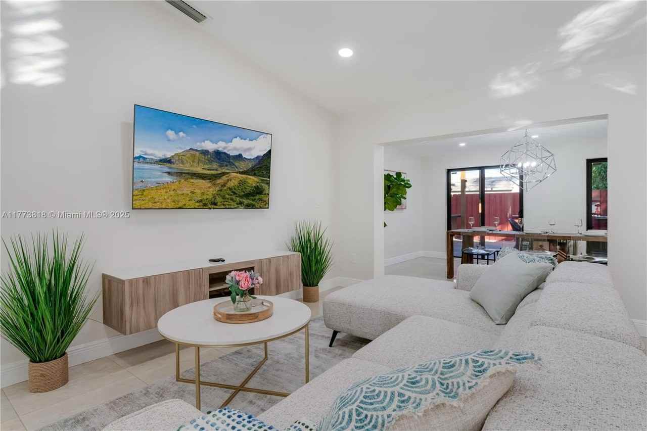 14517 Sw 98th Ter - Photo 6 of 32