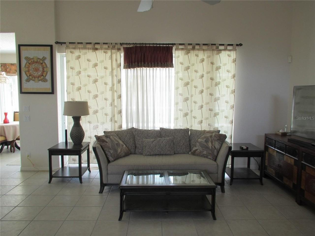 23404 Peachland Blvd - Photo 6 of 21