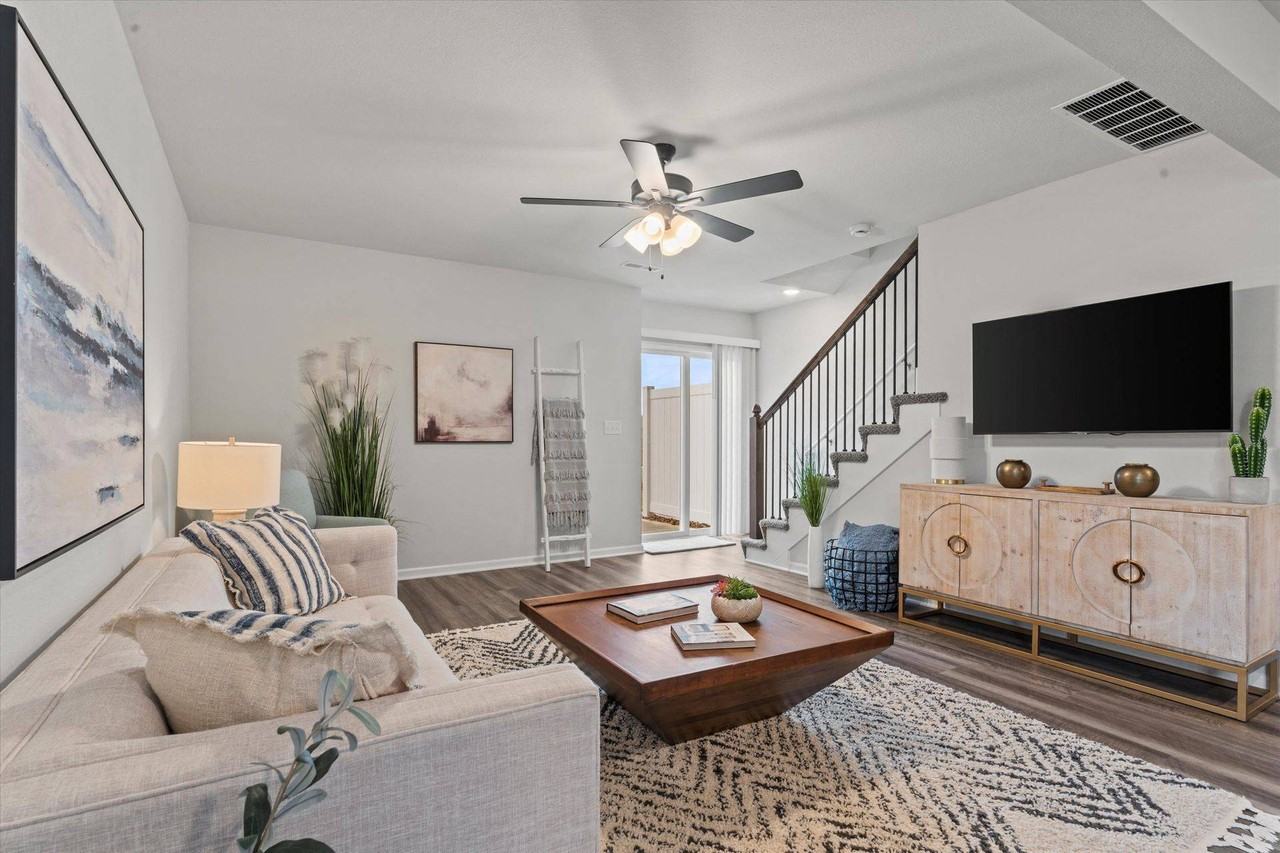 Oak Woods - Photo 6 of 33