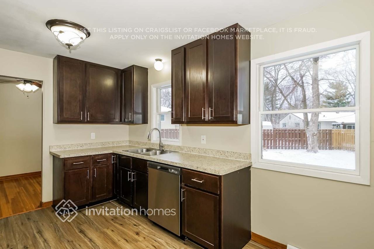 2273 Sierra Dr - Photo 6 of 18
