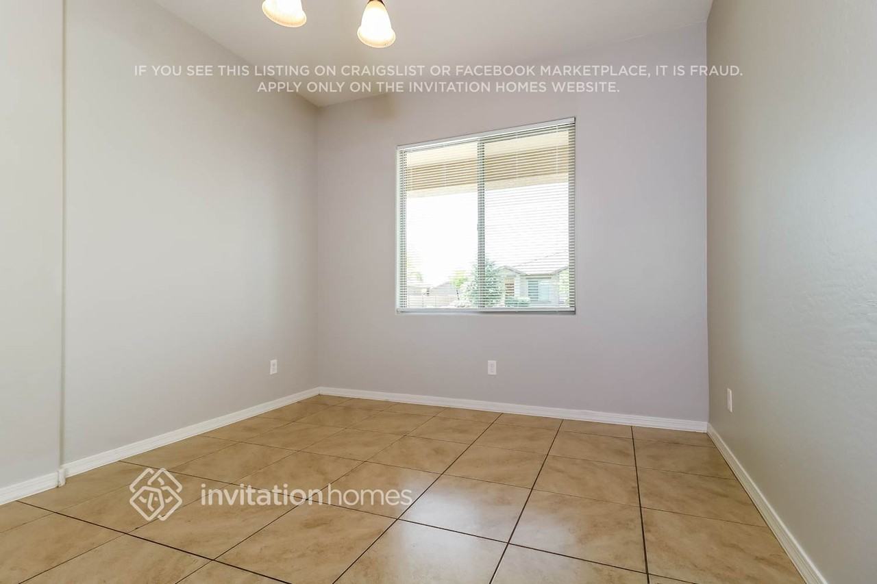 24446 W Sheraton Ln - Photo 3 of 16