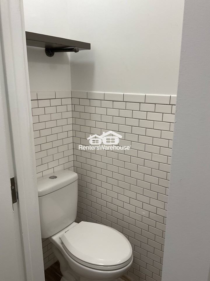 951 Hollywood St #D - Photo 3 of 23