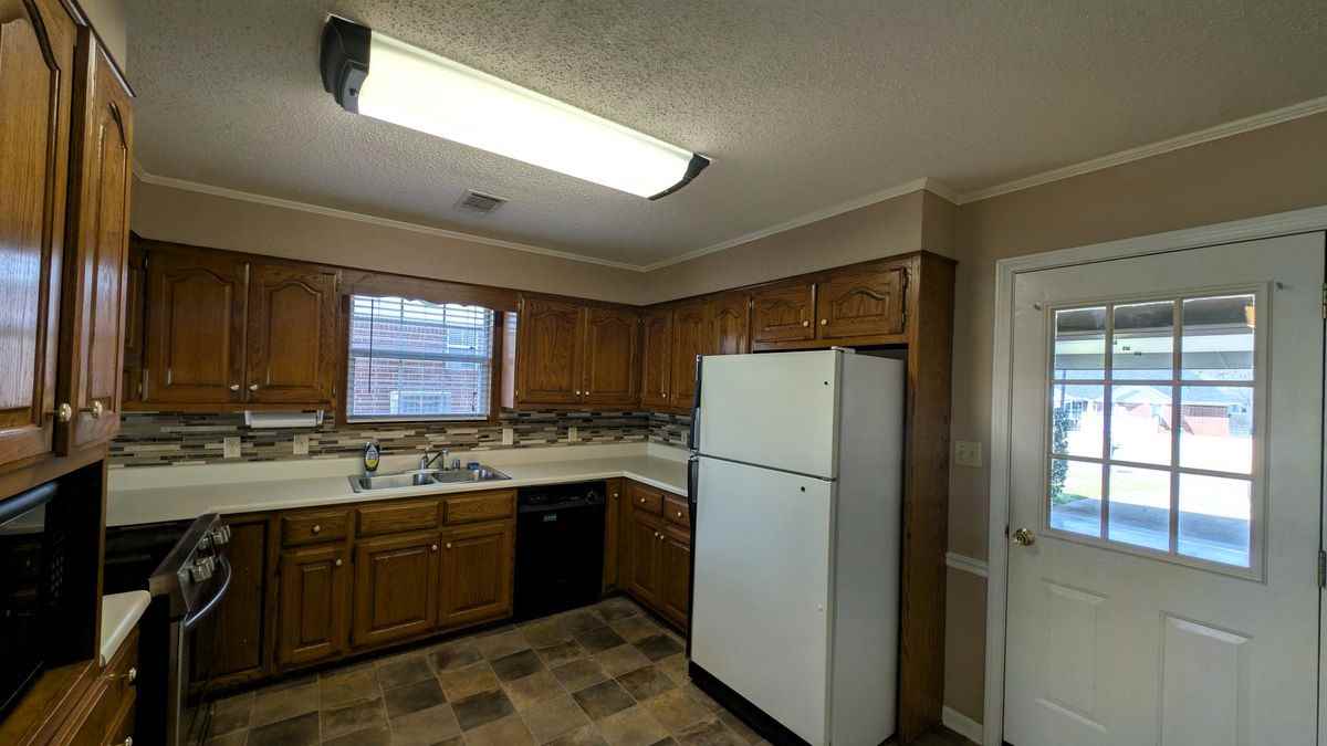 2411 Normandy - Photo 2 of 11