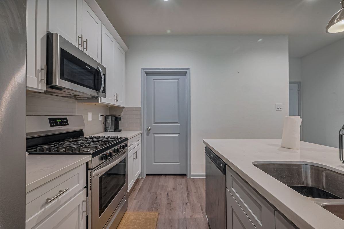 3540 Rebecca St - Photo 7 of 14