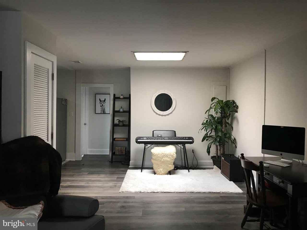 215 Bridge St - Photo 3 of 12