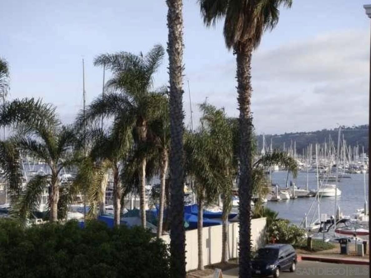 1021 Scott St - Photo 2 of 11