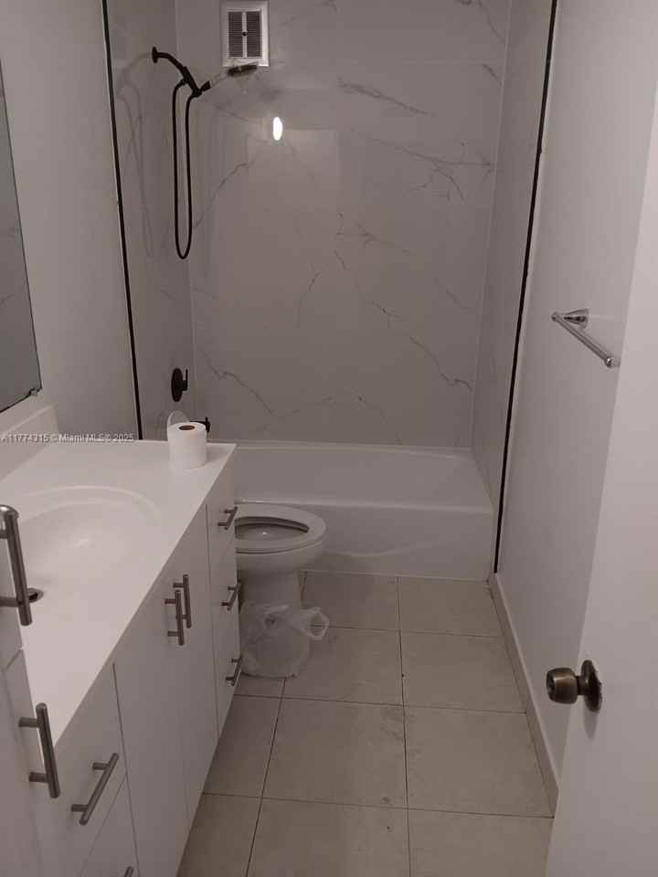 8752 Sw 12th St - Photo 7 of 11