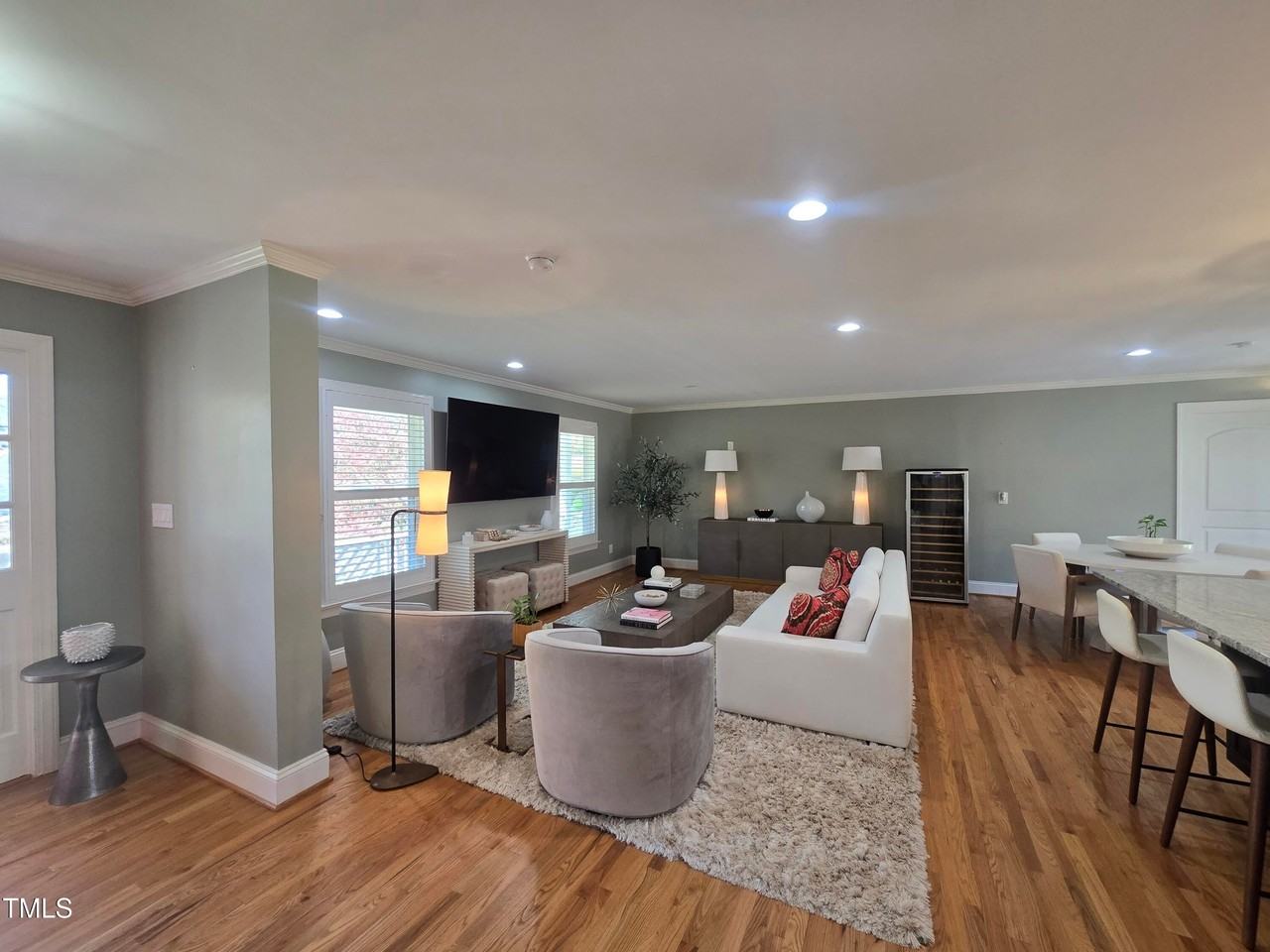 6316 Gainsborough Dr - Photo 5 of 39