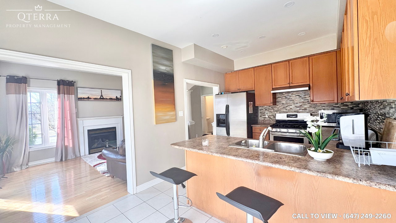 1-33 Saltspring Dr, Markham, Ontario L6E 2H1 - Photo 2 of 25