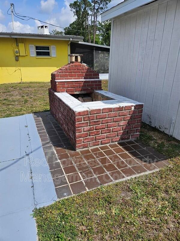 8730 Fordham St - Photo 2 of 12