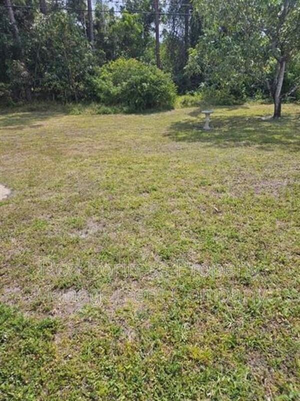 8730 Fordham St - Photo 4 of 12