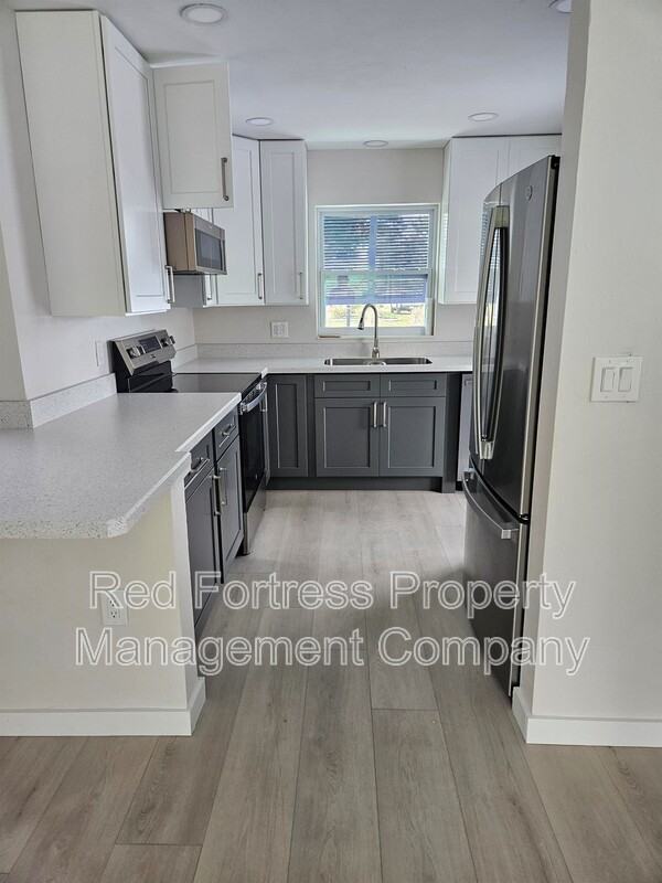 8730 Fordham St - Photo 6 of 12