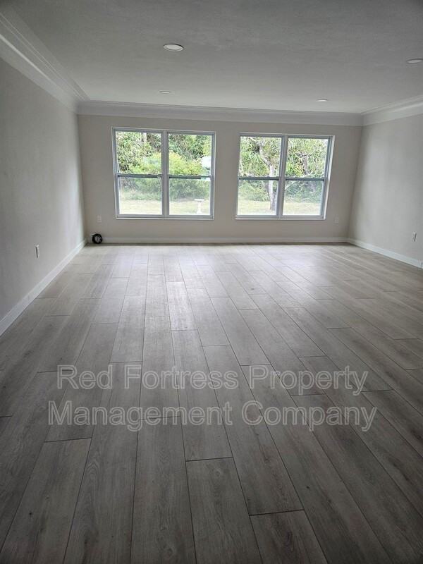 8730 Fordham St - Photo 7 of 12