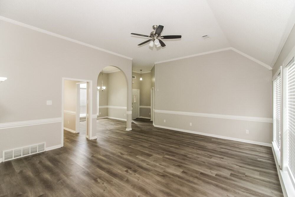632 Shelley Renee Ln - Photo 3 of 15