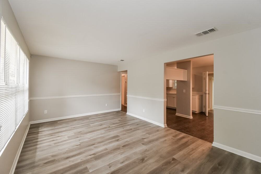 2123 Patou Dr W - Photo 3 of 19