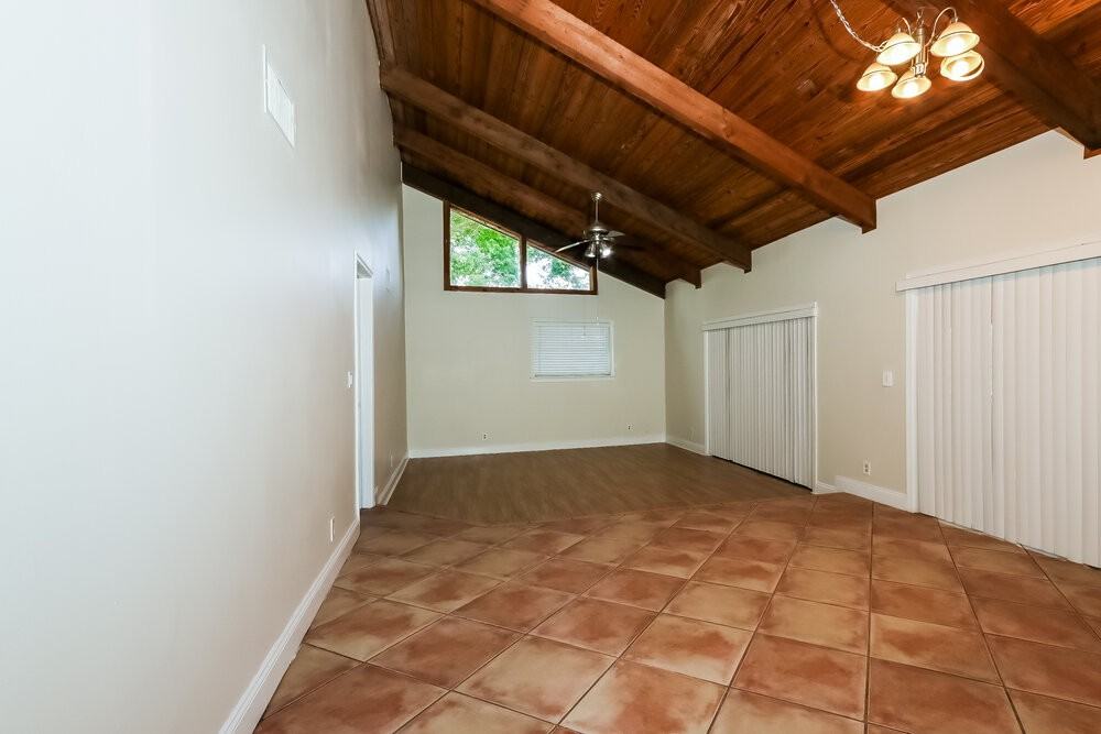6398 Amberwoods Dr - Photo 7 of 16