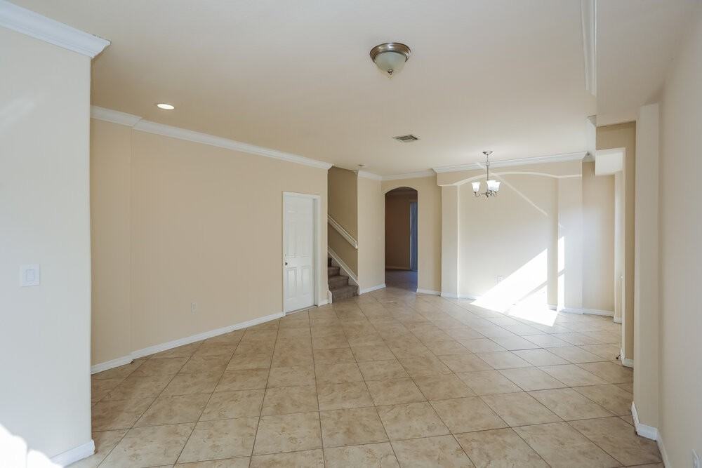 2030 Se 14th Ct - Photo 4 of 15