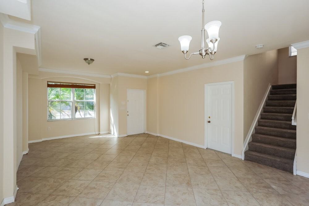 2030 Se 14th Ct - Photo 5 of 15
