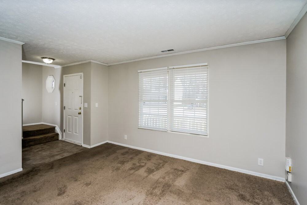 6516 Hunters Creek Blvd - Photo 5 of 16