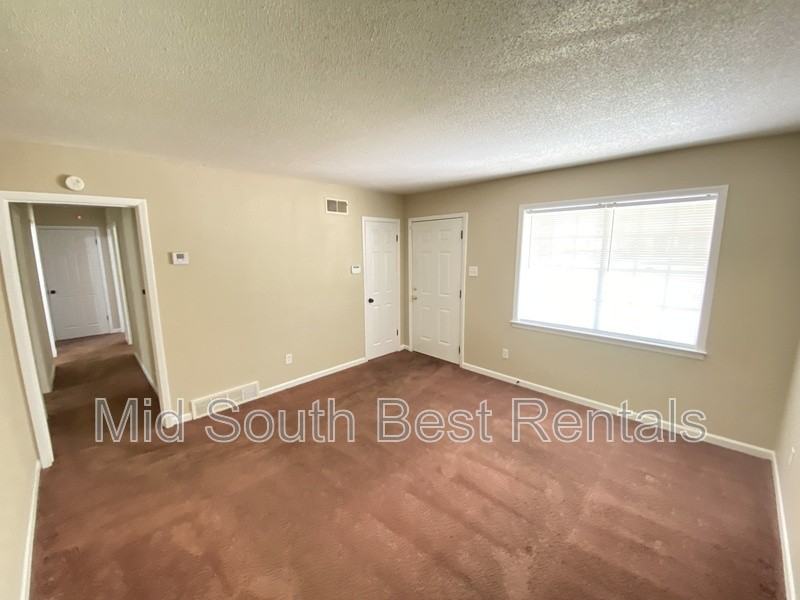 2334 Daywood Ave - Photo 2 of 9