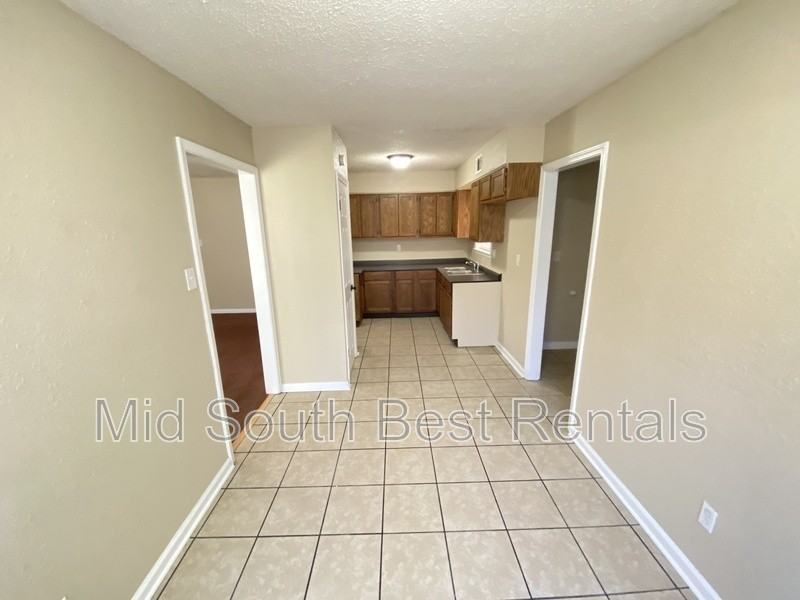 2334 Daywood Ave - Photo 3 of 9