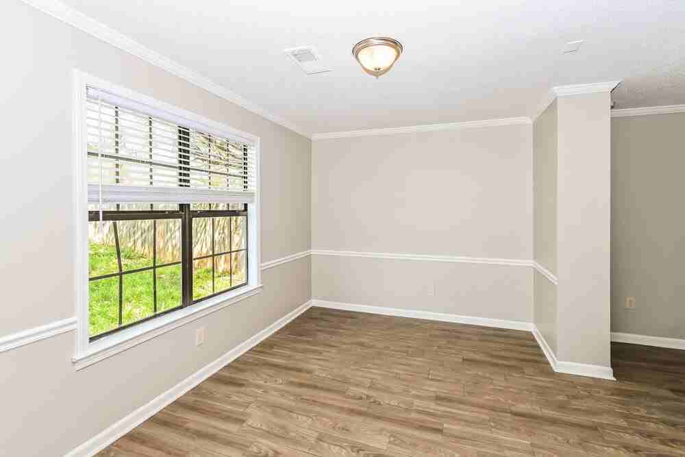 1053 Dove Hollow Dr - Photo 5 of 17