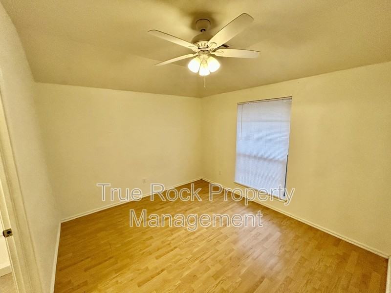 1400 S Mississippi Ave - Photo 2 of 12