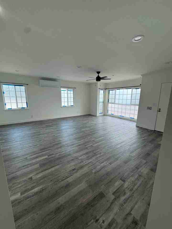 3065 Liberty Boulevard - Photo 3 of 11