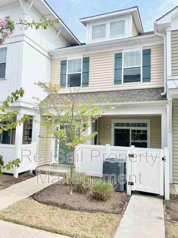 208 Fishers Ct - Photo 2 of 37