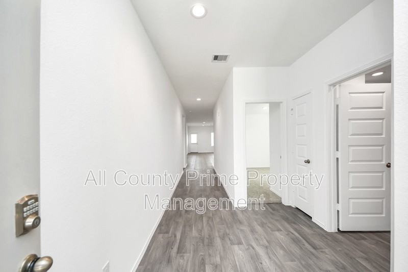 2007 Woodlark Way - Photo 3 of 22