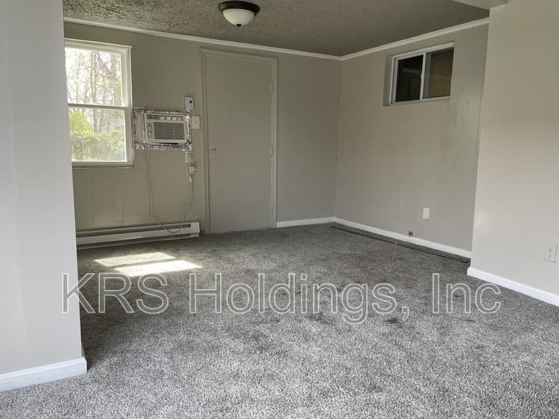 1014 43rd St - Photo 5 of 15