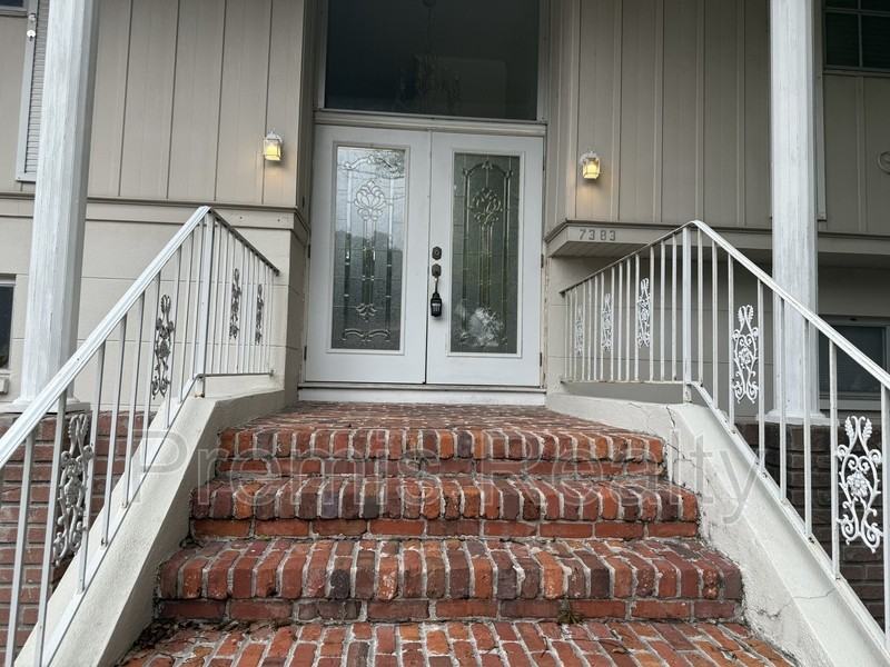 7383 Danbury Way - Photo 2 of 38