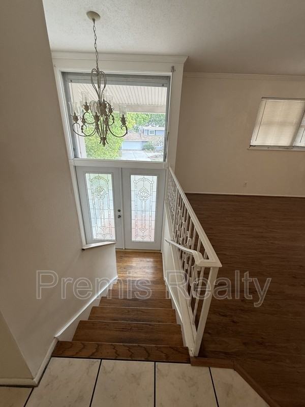 7383 Danbury Way - Photo 3 of 38