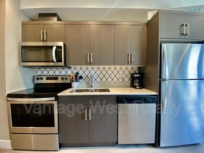 520 Leon Ave - Photo 2 of 21