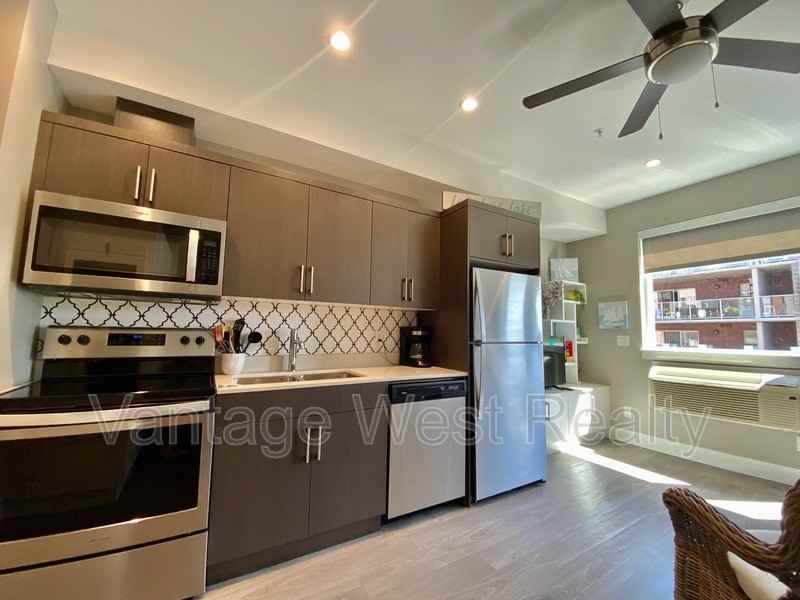 520 Leon Ave - Photo 3 of 21