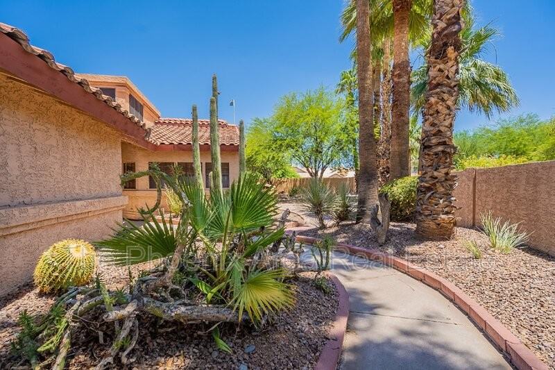 735 N Tangerine Dr - Photo 4 of 34