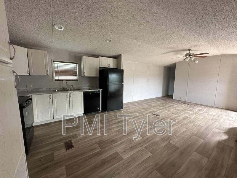 127 Sugar Maple Ln - Photo 2 of 17