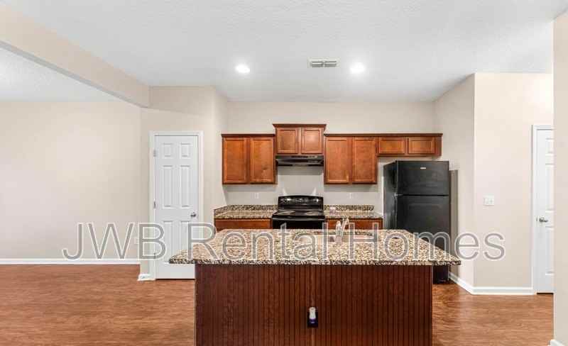 3330 Rayford St - Photo 4 of 29