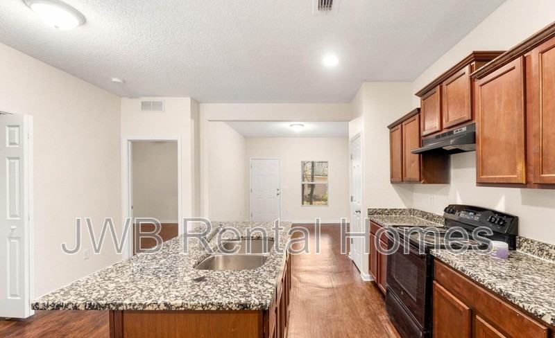 3330 Rayford St - Photo 7 of 29