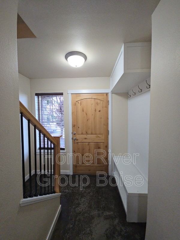 8771 W Pine Valley Ln - Photo 3 of 18