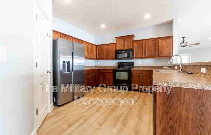 11916 Hayden Lakes Cir - Photo 4 of 37