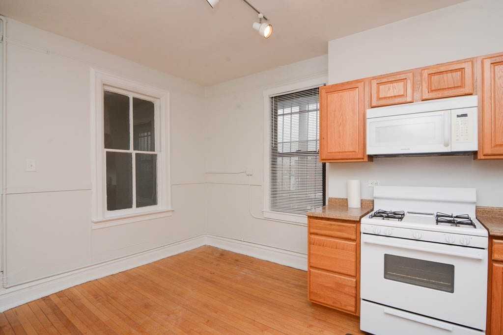 1009 N Sacramento Ave #3R - Photo 6 of 21