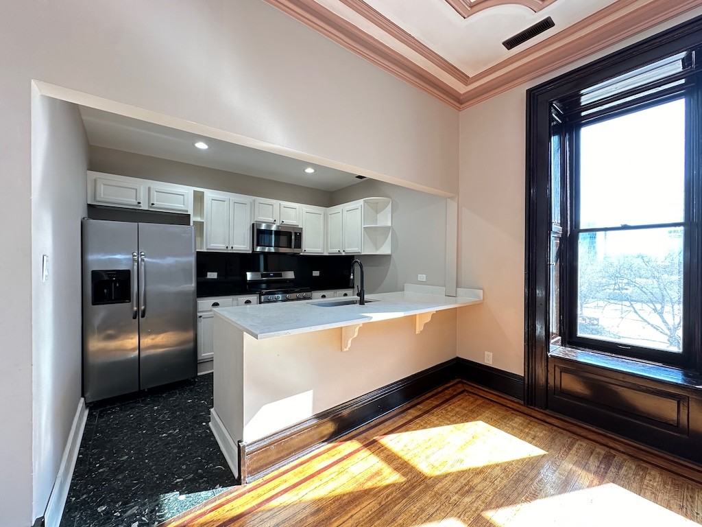 238 S Ashland Ave #TH2 - Photo 2 of 21