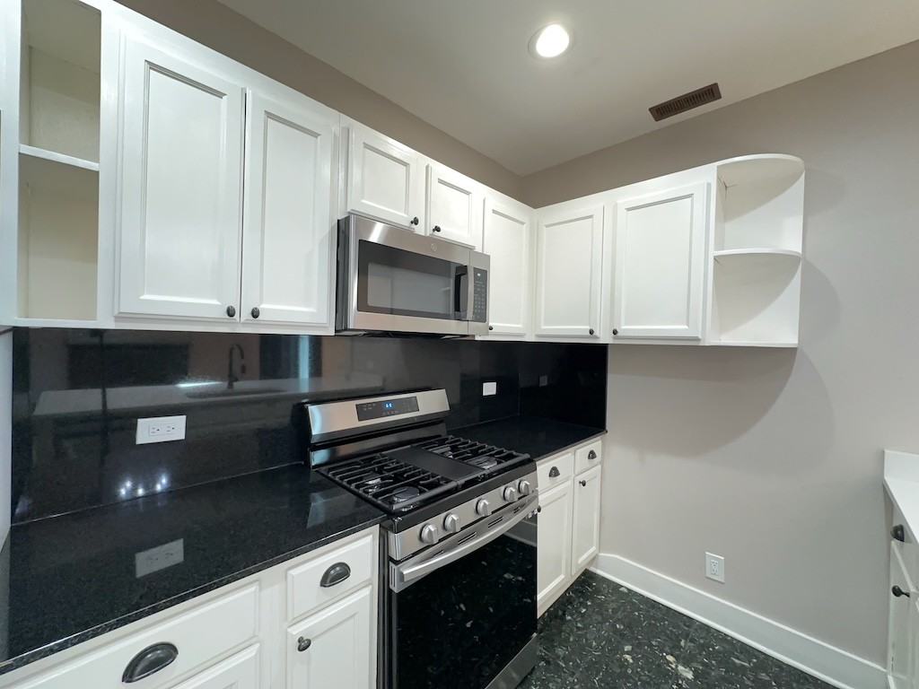 238 S Ashland Ave #TH2 - Photo 5 of 21